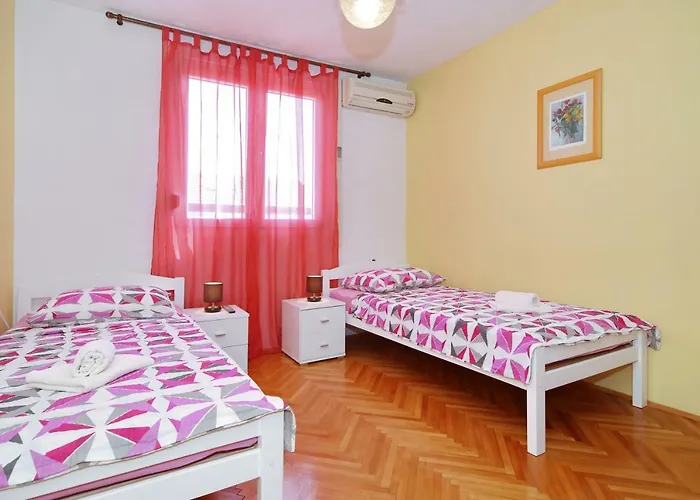 Cozy Lana In The Center Appartement