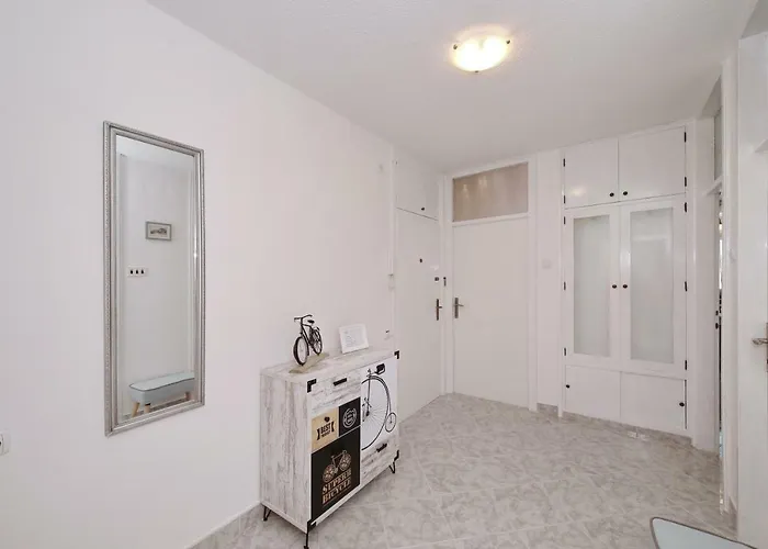 Cozy Lana In The Center Appartement