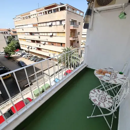 Apartment Lana In Centre With Garage *