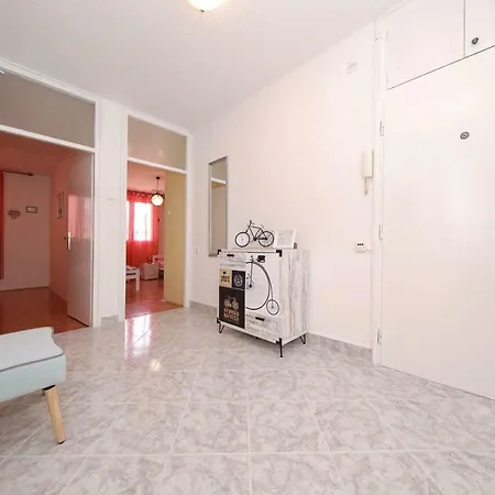 Cozy Lana In The Center Appartement *